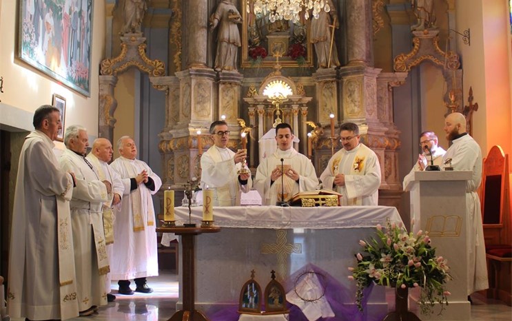 Proslavljeno župno godišnje klanjanje u Vivodini